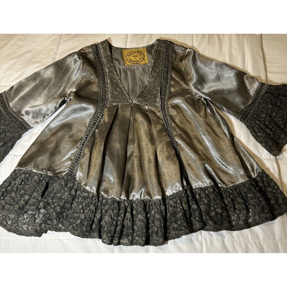 Women’s A RARE BIRD Satin Gray Lace Trimmed Boho Tunic Top Small Medium Lace - Picture 7 of 11